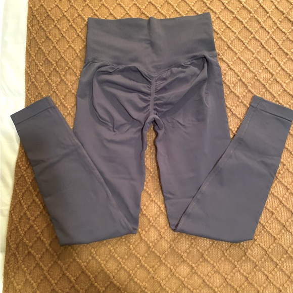 Women’s Grey Booty Shaping Leggings Size S - Picture 2 of 3